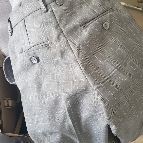 Boy's 5 piece suit with vest, shirt, tie and pants - Picture 6 of 7